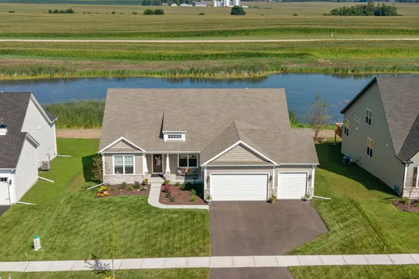 633 Houtz CIR, Elburn, IL 60119