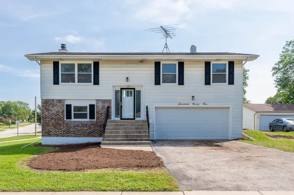 1795 Kent RD, Hoffman Estates, IL 60169