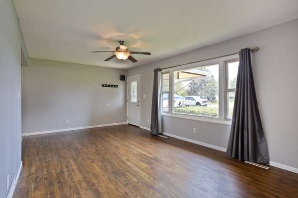 1104 Jasper DR, Mchenry, IL 60051