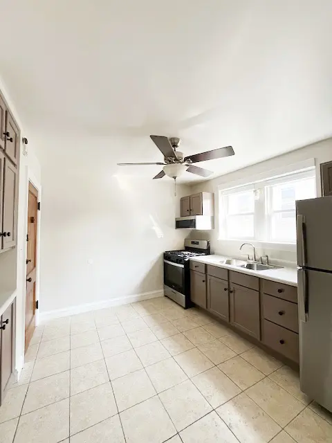 328 Green Bay RD #3, Highwood, IL 60040