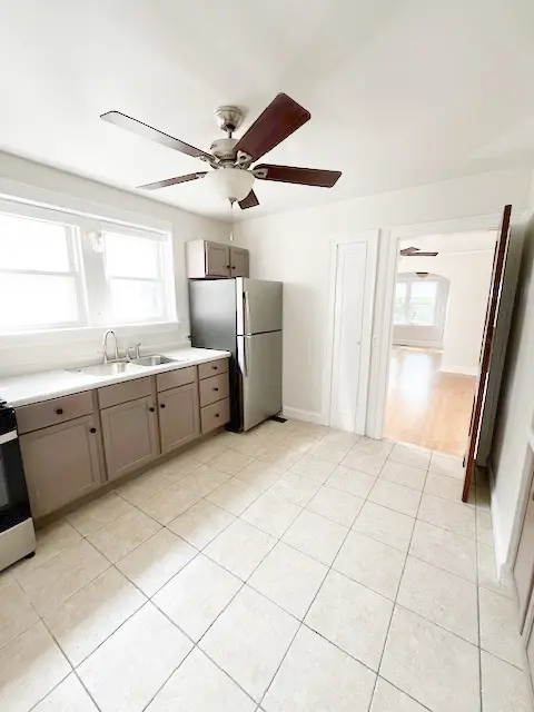 328 Green Bay RD #3, Highwood, IL 60040