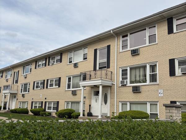 4932 Leonard DR #2A, Norridge, IL 60706