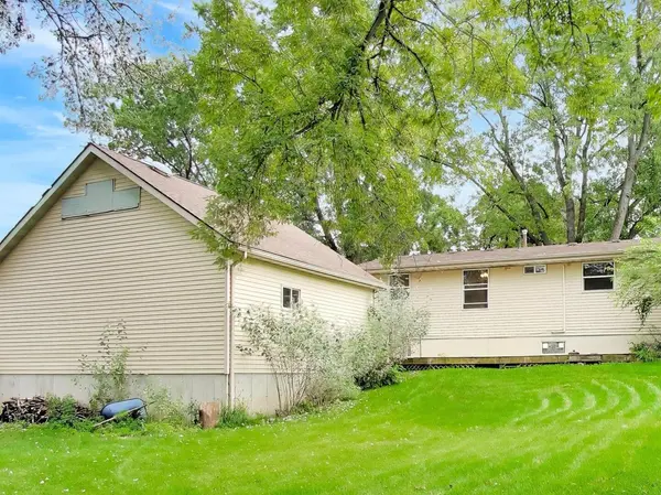 729 Brink ST, Woodstock, IL 60098