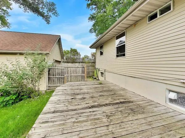 729 Brink ST, Woodstock, IL 60098