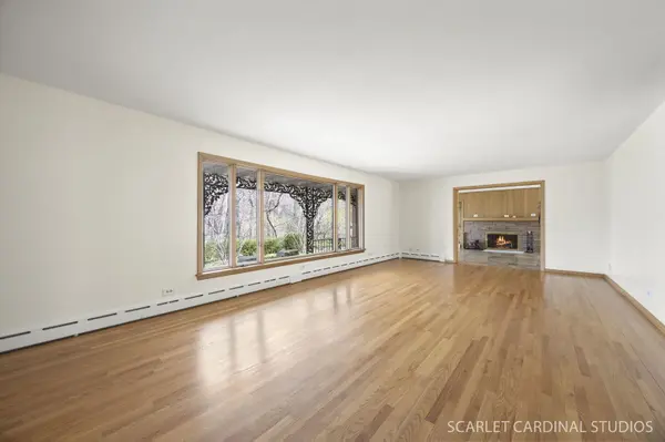 501 Glenwood TRL, Elgin, IL 60120