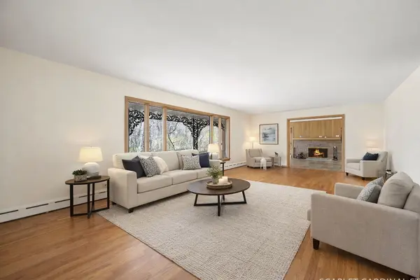 501 Glenwood TRL, Elgin, IL 60120