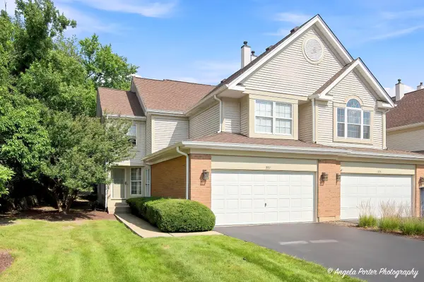327 Cimarron RD #327, Lombard, IL 60148