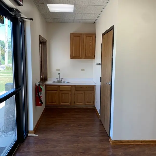 665 W Jackson ST #A, Woodstock, IL 60098
