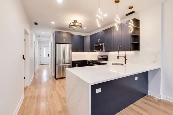 4815 W Patterson AVE #2, Chicago, IL 60641