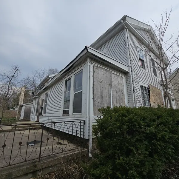 212 S Tryon ST, Woodstock, IL 60098