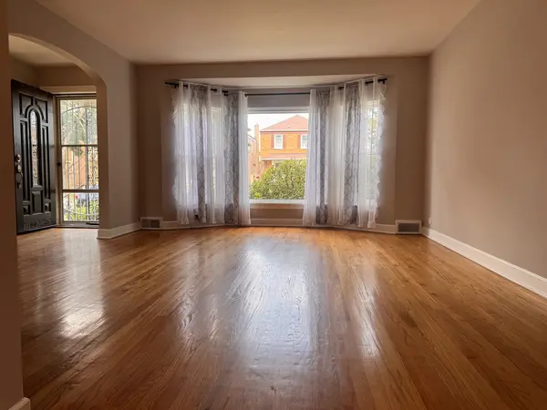 2925 W Jerome ST, Chicago, IL 60645