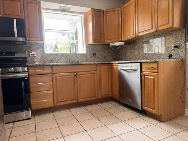 2925 W Jerome ST, Chicago, IL 60645