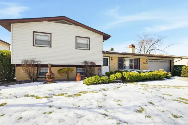 7388 Coventry LN, Hanover Park, IL 60133