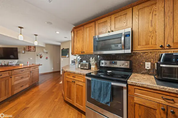 2764 D AVE, Garwin, IA 50632