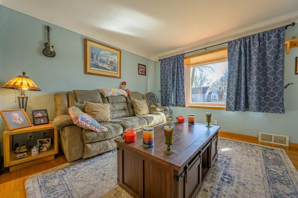 121 6th AVE NE, Hutchinson, MN 55350