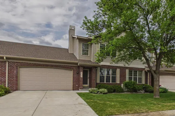 9728 Belmont LN, Eden Prairie, MN 55347