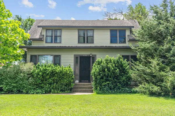 636 School ST,  Anoka,  MN 55303
