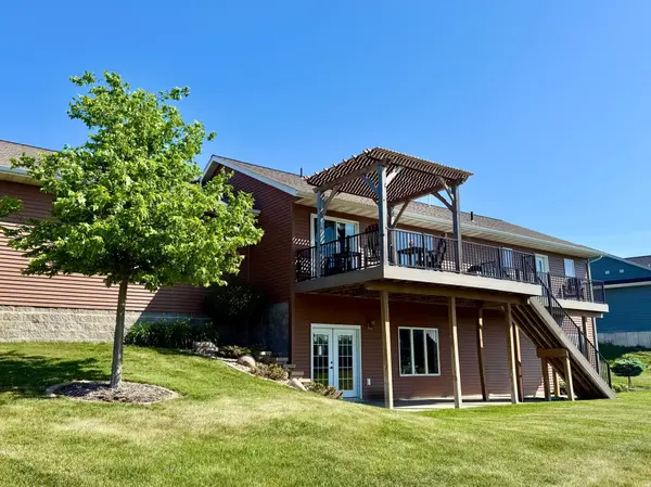1798 Tiger Ridge DR, Albert Lea, MN 56007
