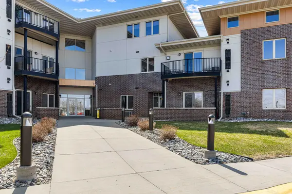 3200 11th ST S #220, Fargo, ND 58104