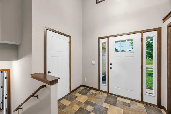 10 8th AVE SE, Isanti, MN 55040