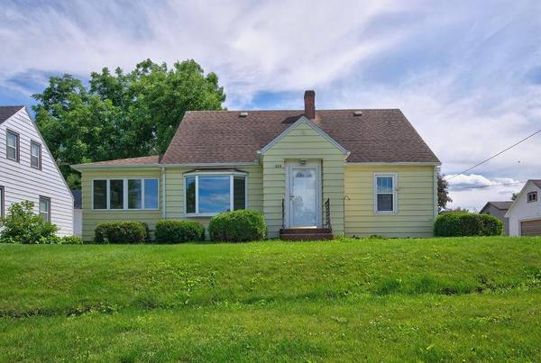 325 South ST W,  Caledonia,  MN 55921