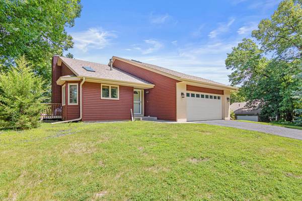 5606 W 132nd St., Savage, MN 55378