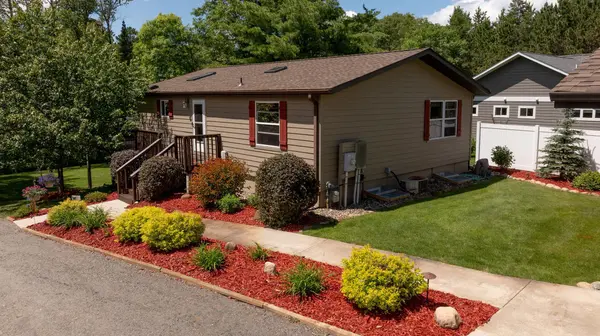 13335 E Shore RD, Crosslake, MN 56442