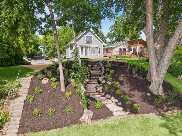 1728 Finch LN, Mound, MN 55364