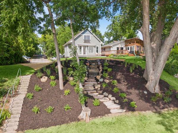 1728 Finch LN, Mound, MN 55364