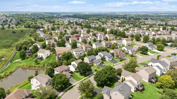 1830 Penstemon LN, Shakopee, MN 55379