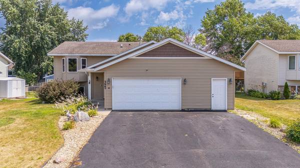3665 James CT, Hastings, MN 55033