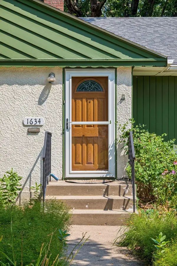 1634 Victoria ST N, Saint Paul, MN 55117