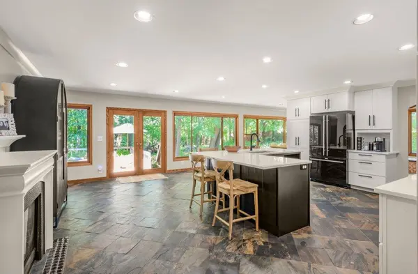 11708 Sunset TRL, Plymouth, MN 55441