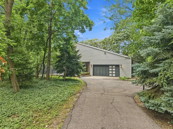 15120 Chestnut CIR, Burnsville, MN 55306