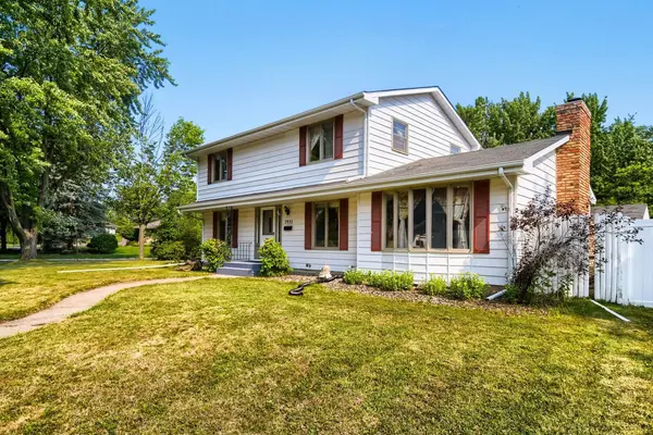 7932 38 1/2 AVE N, New Hope, MN 55427