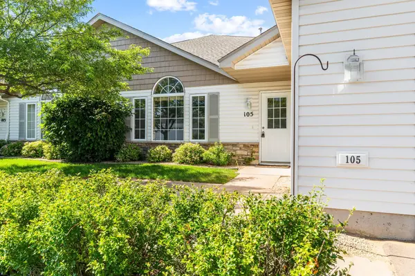 105 Bridgewater TRL, Hudson, WI 54016