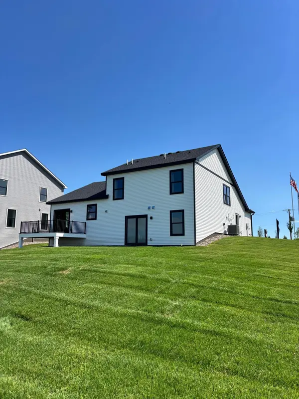 4112 Ramsay WAY, Waconia, MN 55387