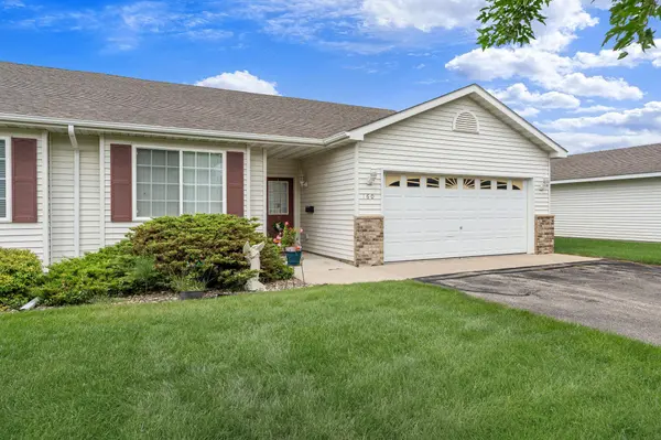160 24th PL NW, Owatonna, MN 55060