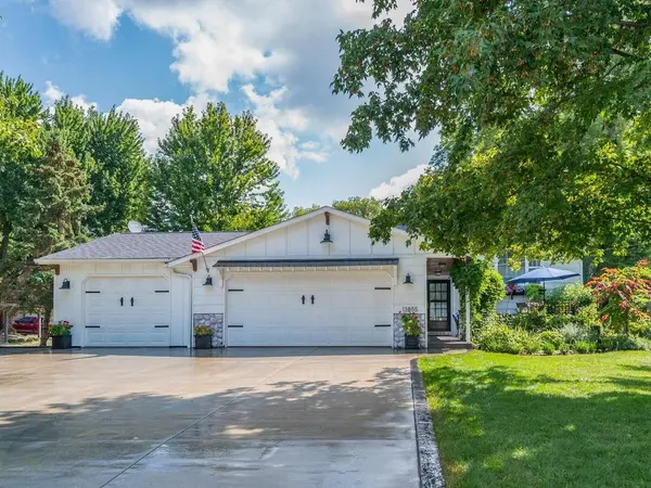 13855 Utica AVE, Savage, MN 55378