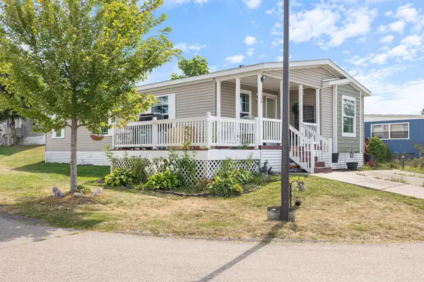 1360 Rolling Hills Drive, Maplewood, MN 55119