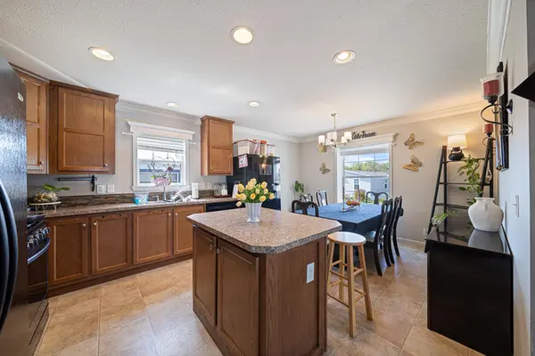 1360 Rolling Hills Drive, Maplewood, MN 55119