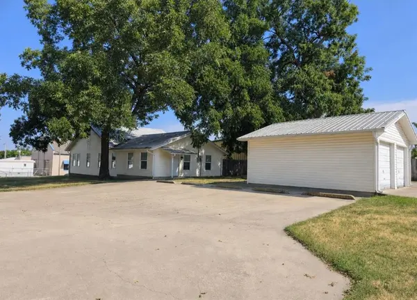 214 N Oklahoma AVE, Shawnee, OK 74801