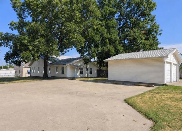 214 N Oklahoma AVE, Shawnee, OK 74801