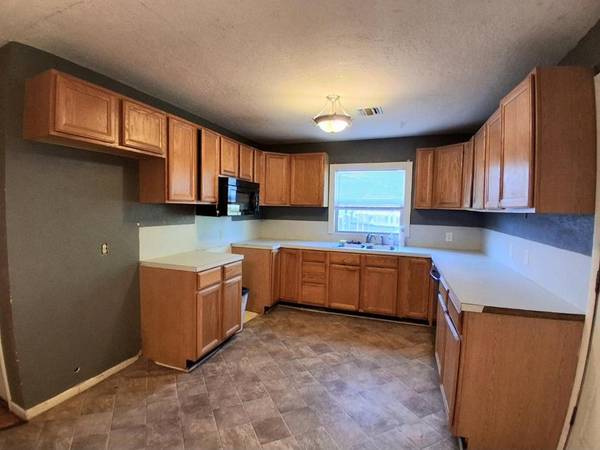 4005 Blaine RD, Shawnee, OK 74804