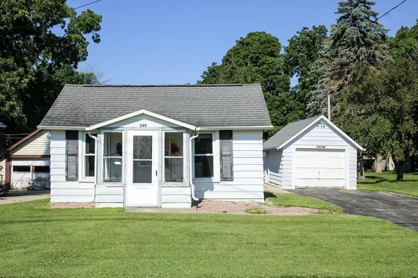 220 UNION ST, Ripon, WI 54971