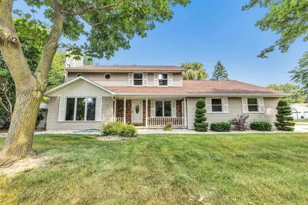 2719 WOODLAND HILLS CT, Green Bay, WI 54311