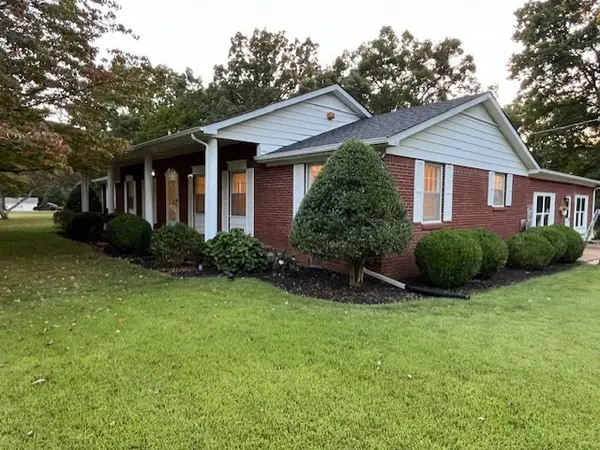 1386 Chisholm Rd, Cypress Inn, TN 38452