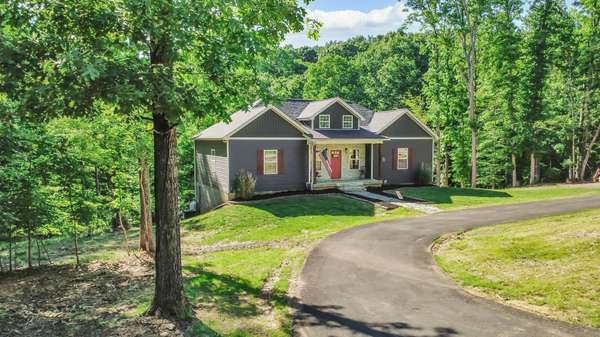 407 Summerfield Dr, Cadiz, KY 42211
