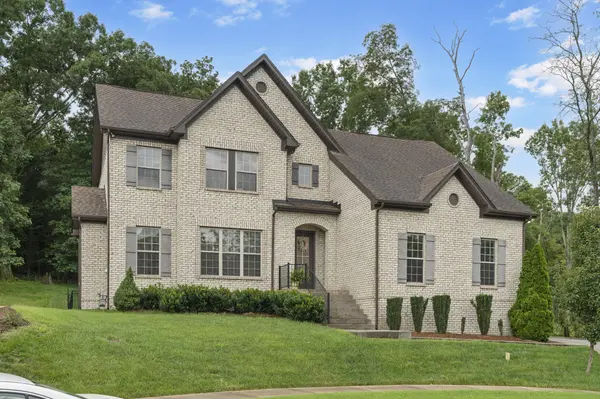 137 Burntash Ln, Hendersonville, TN 37075