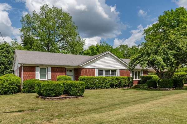 544 E Madison St, Pulaski, TN 38478